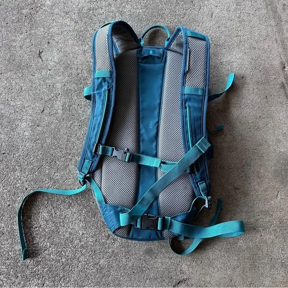 Embark 14L Hydration Backpack - Picture 4 of 4